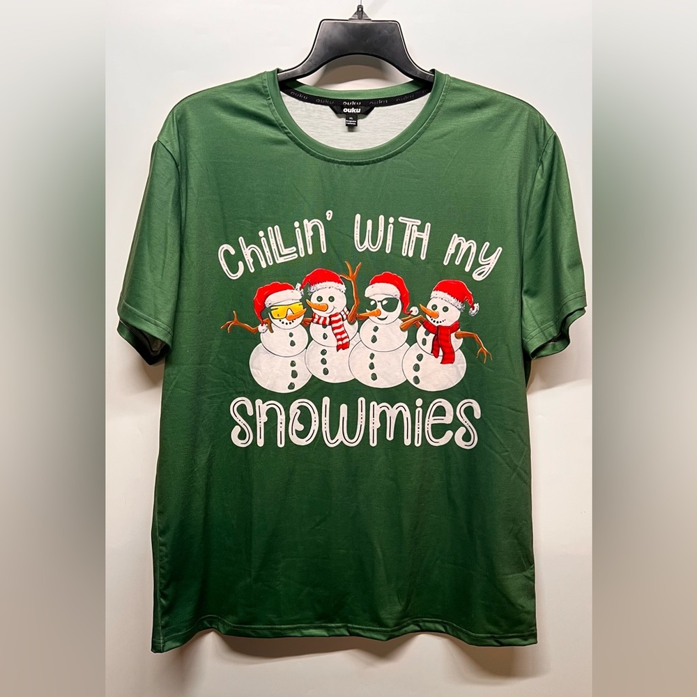 Ouku "Chillin' With My Snowmies" t-shirt